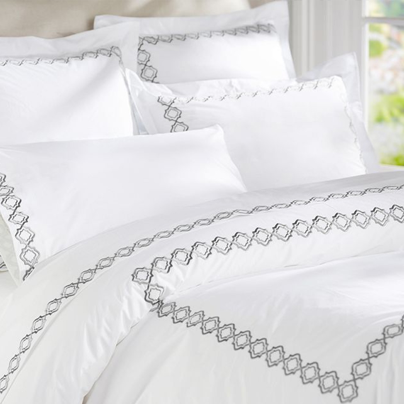 Exquisite embroidery craftsmanship: Luxury satin 400T embroidered hotel duvet cover set's luxury choice